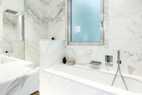Luxurious Renovated Apartment Carré d'Or Monaco Bathroom Marble