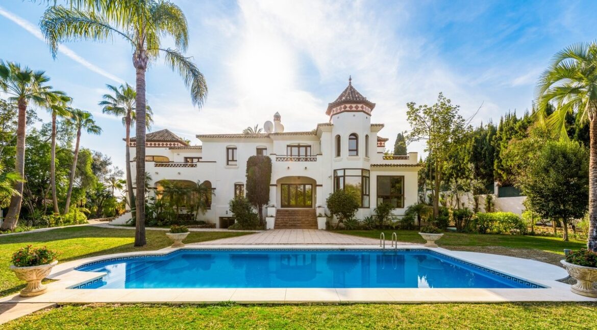 Villa for sale Puerto Banus in Top Location Gutig Group