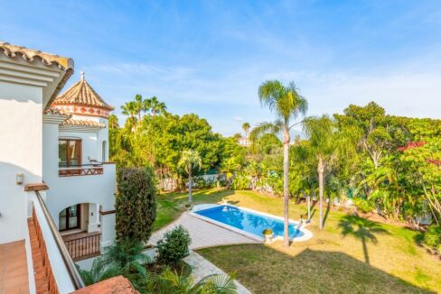 villa_for_sale_puerto_banus_top_location_pool_view