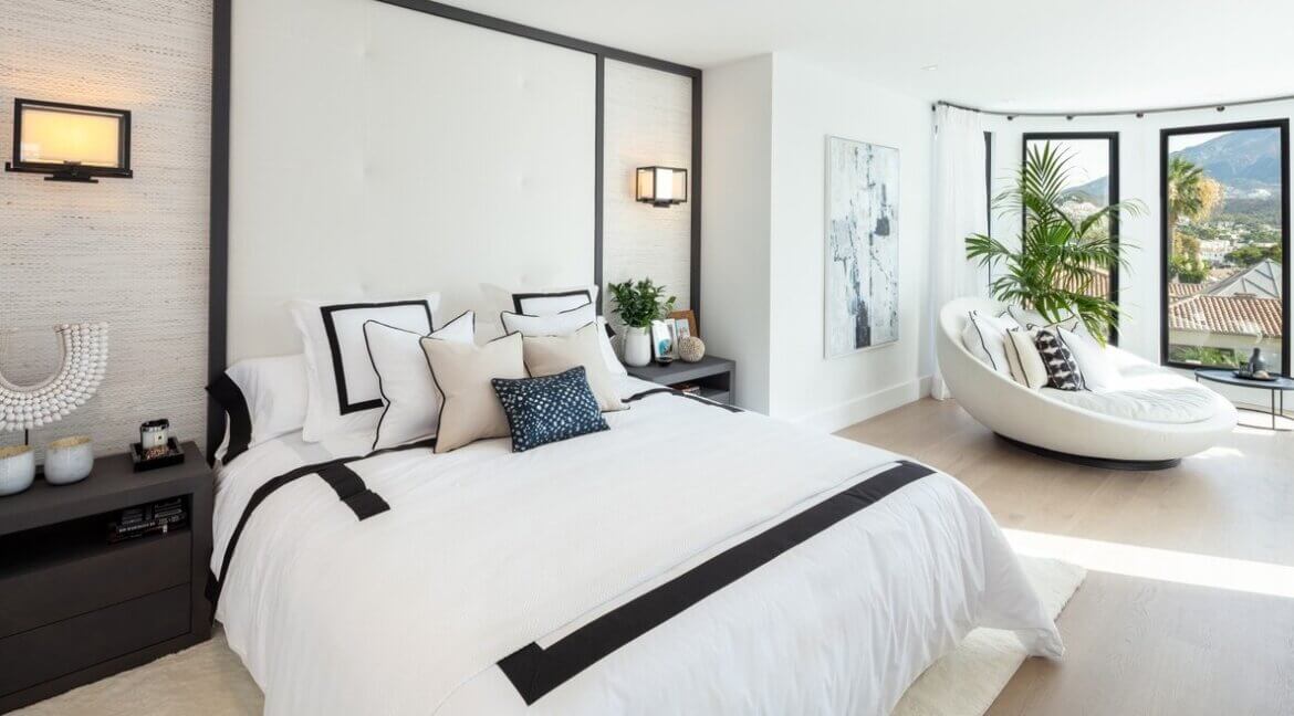 fresh_renovaded_villa_nueva_andalusia_bedroom