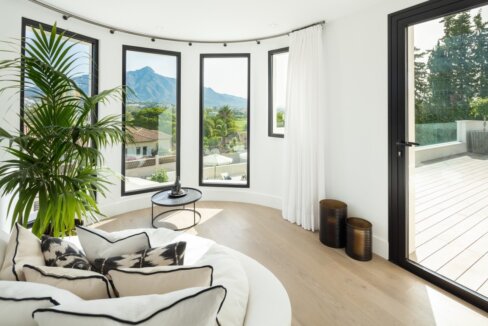 fresh_renovaded_villa_nueva_andalusia_bedroom_1