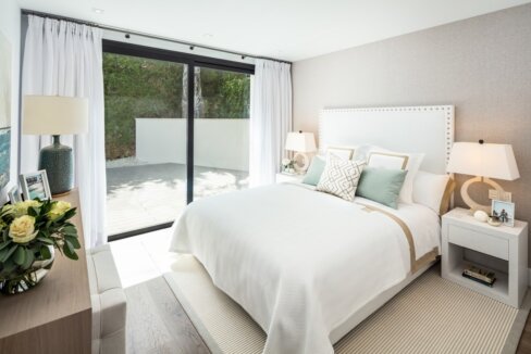 fresh_renovaded_villa_nueva_andalusia_bedroom_4
