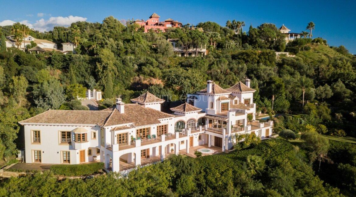 Villa in Marbella La Zagaleta Aussen Totalansicht Guetig Group