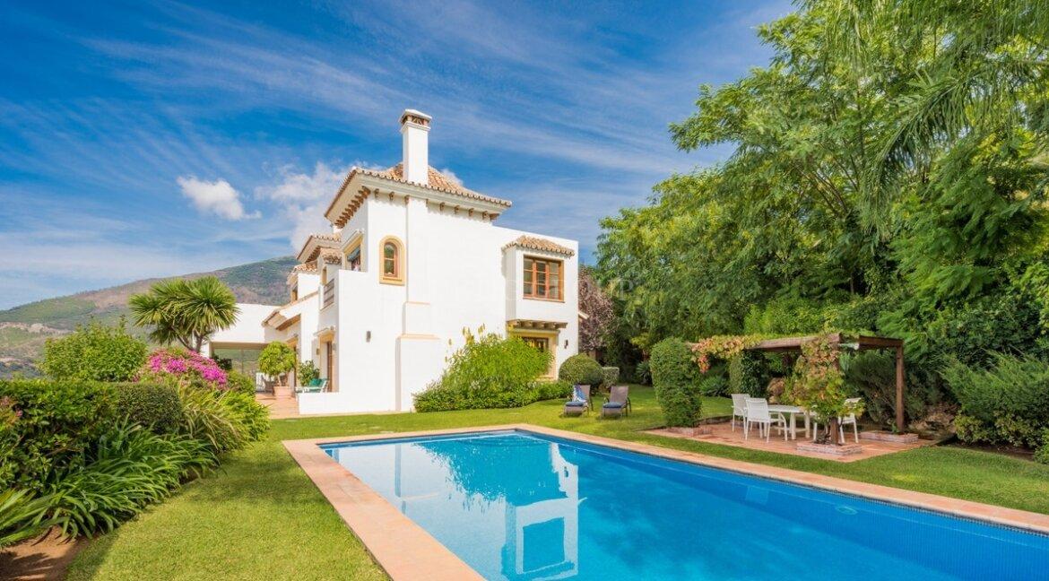 Villa in Marbella La Zagaleta Poolbereich Guetig Group