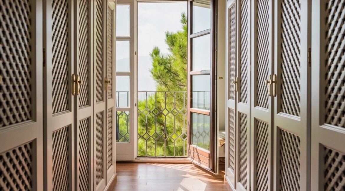 Villa in Marbella La Zagaleta begehbarer Kleiderschrank Guetig Group