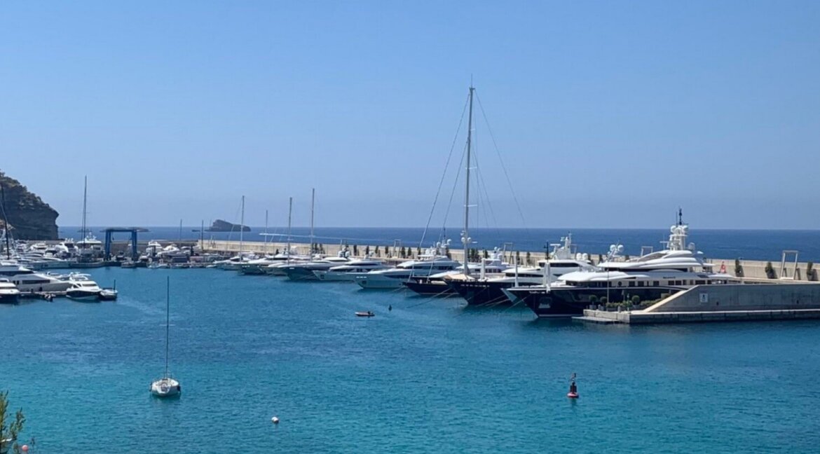 Wohnung erste Meereslinie El Toro Mallorca-Hafen